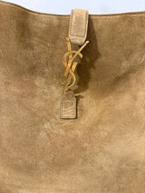 LE 5 À 7 BEA IN SUEDE