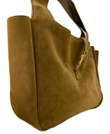 LE 5 À 7 BEA IN SUEDE