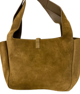 LE 5 À 7 BEA IN SUEDE